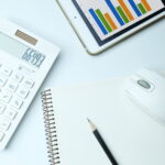 Kalkylator, papper, penna och diagram